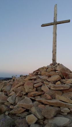 Photo of the cross at Inspiration Point above Camp Keola